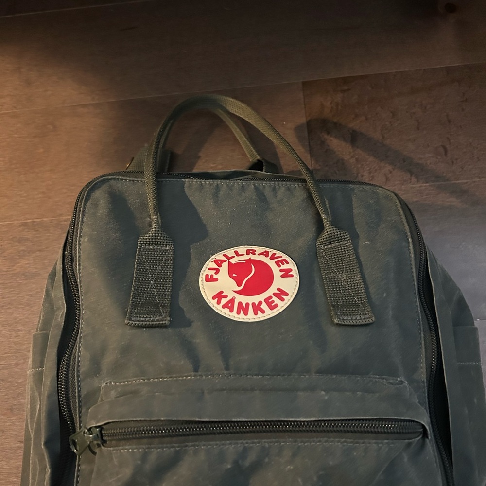 Fjallraven Kanken extra large back pack